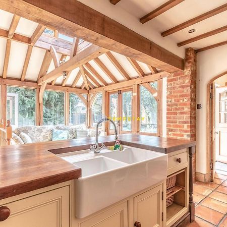 Chestnut Cottage - Stunning Countryside Views! Parking, 4 Bed, 3 Bathrooms White Waltham ภายนอก รูปภาพ