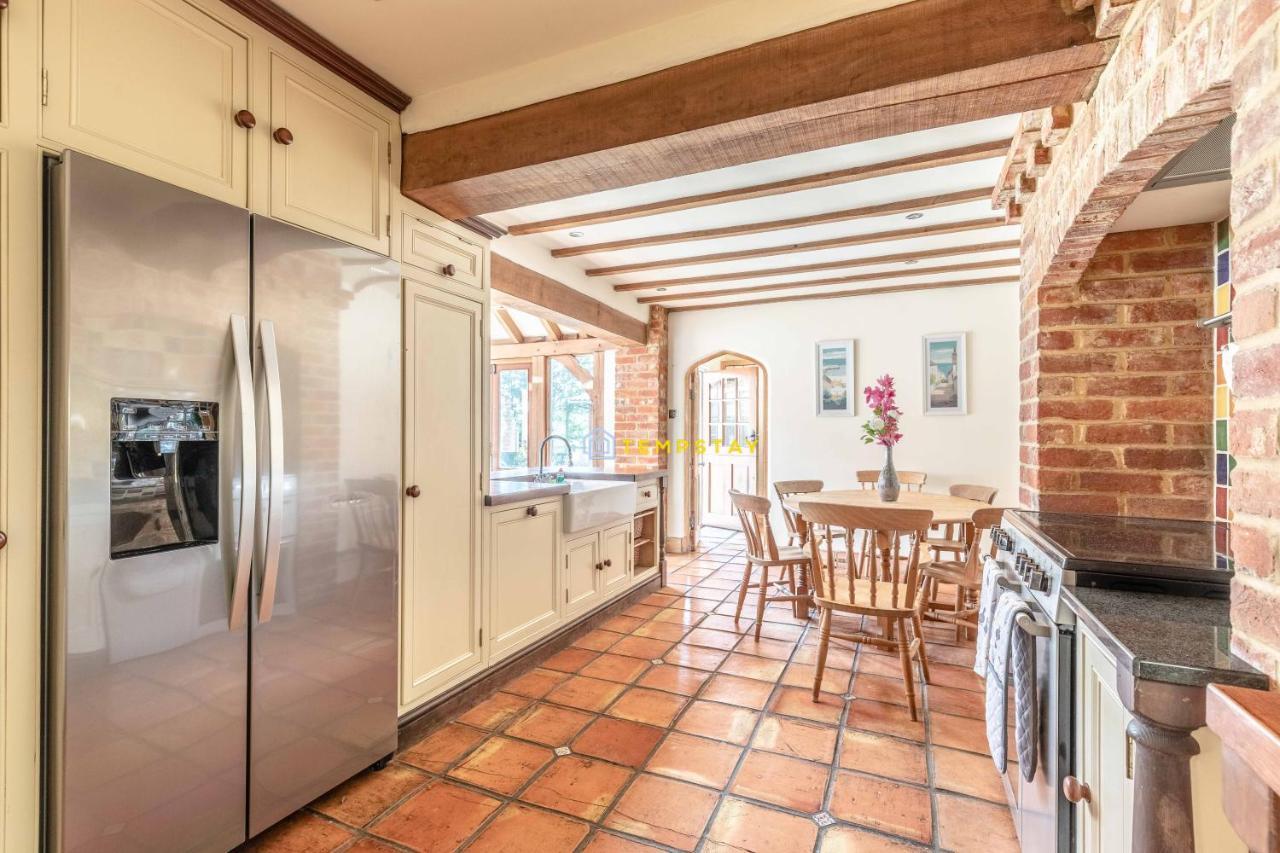 Chestnut Cottage - Stunning Countryside Views! Parking, 4 Bed, 3 Bathrooms White Waltham ภายนอก รูปภาพ