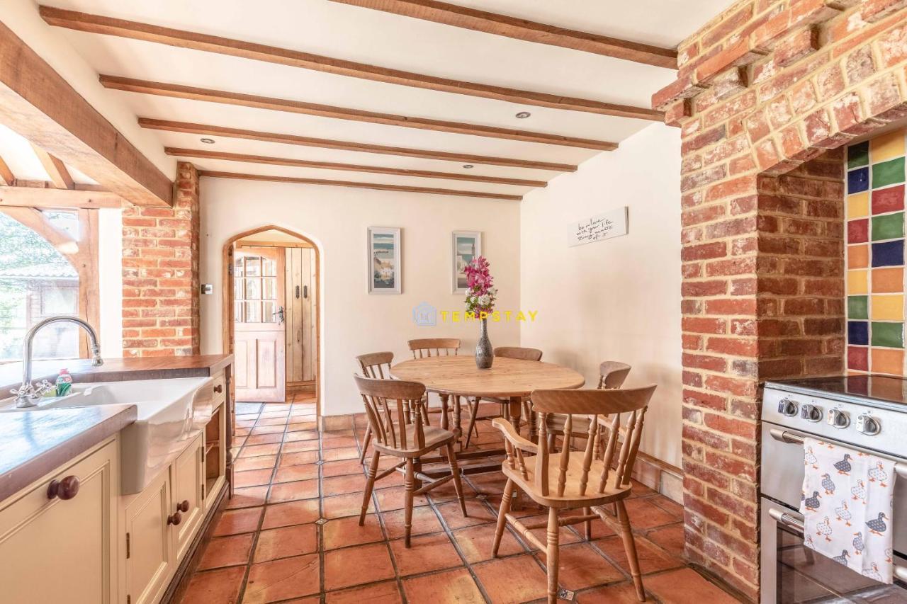 Chestnut Cottage - Stunning Countryside Views! Parking, 4 Bed, 3 Bathrooms White Waltham ภายนอก รูปภาพ